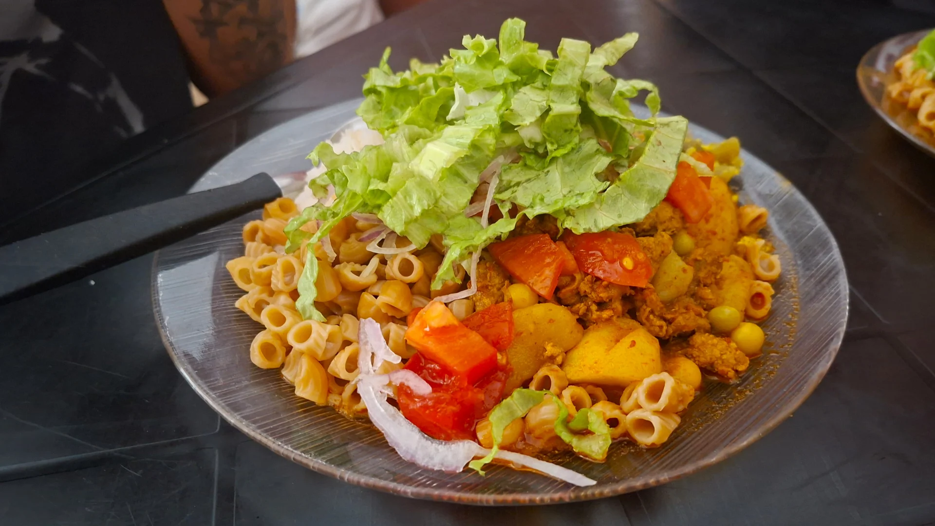 Primer pla d'un plat típic de